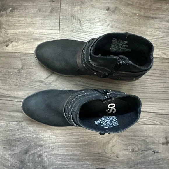 Ankle Booties - Picture 3 of 4